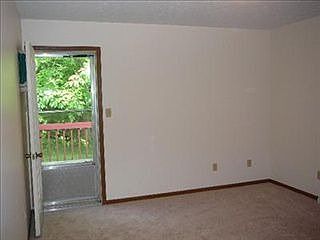 4th image of 144 Royal Crest Dr Unit I