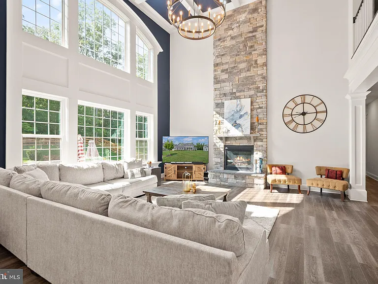 23297 Hastings Ridge Ct — Photo 8