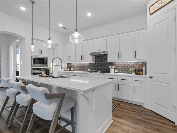 1332 Thompson Rd, Argyle, TX 76226