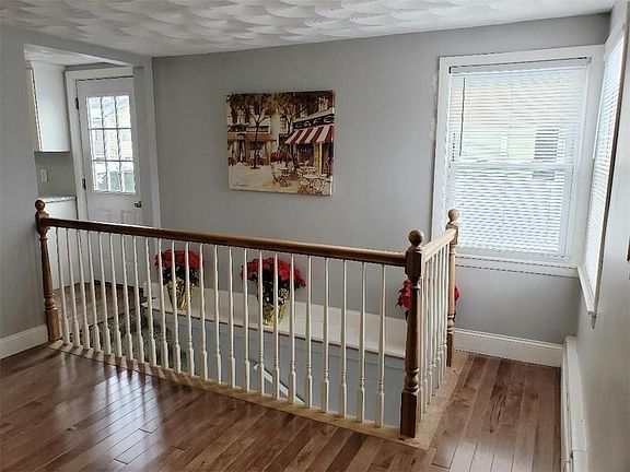 5th image of 118 Friendship St