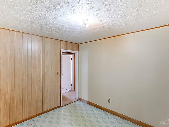 2nd image of 2641 Onaoto Ave