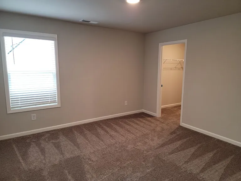 275 Southridge Dr — Photo 32