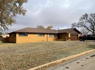 203 E Sherman St, Anthony, KS 67003