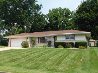 6256 Canyon Woods Dr, Rockford, IL
