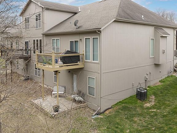 2nd image of 715 N 74th St