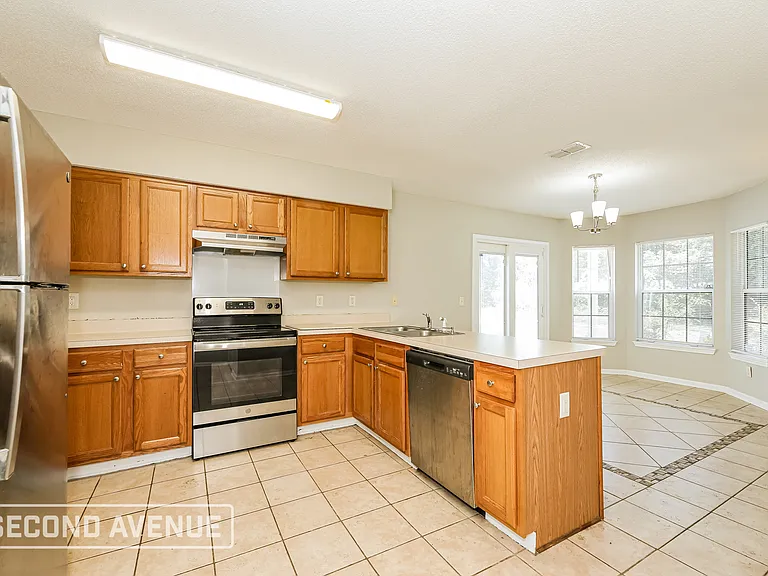 5647 Ellis Trace Dr — Photo 7