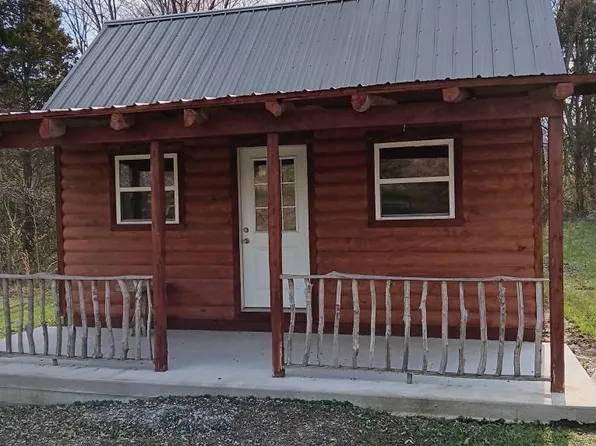 70 Indian Creek Dr, Goreville, IL 62939