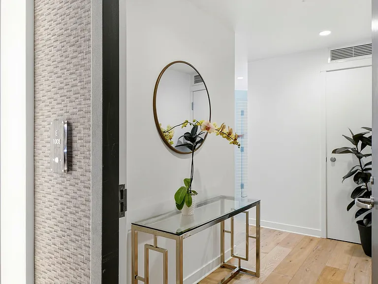 1688 Pine St #1008 — Photo 2