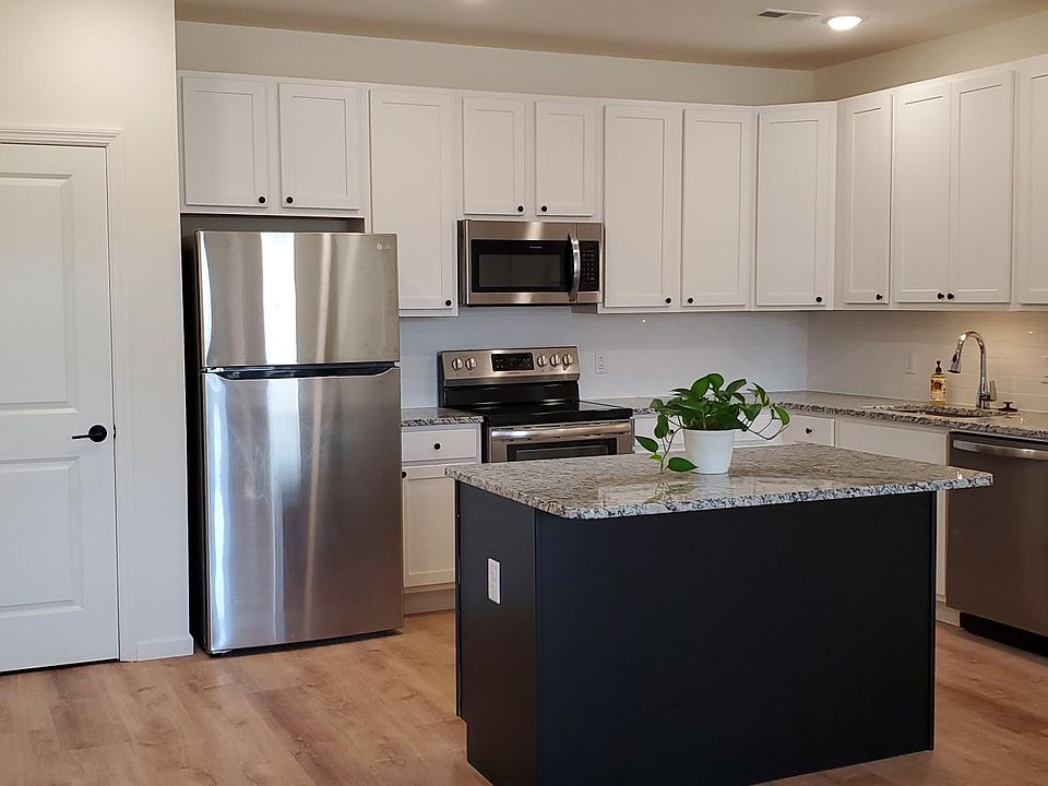 1st image of 1000 Hartman Cir #045a1e0be