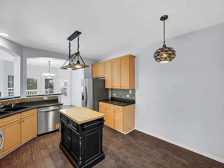 1252 Townes Cir — Photo 11