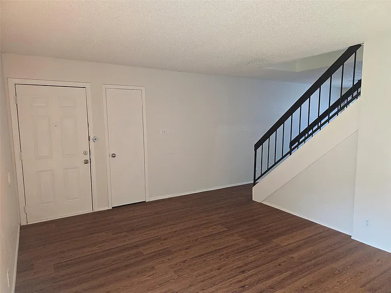 7108 Creekside Dr #B — Photo 17