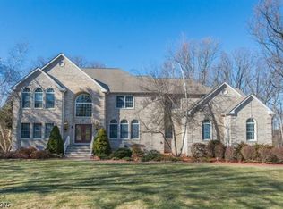 5 Jodilee Ln, Randolph, NJ 07869