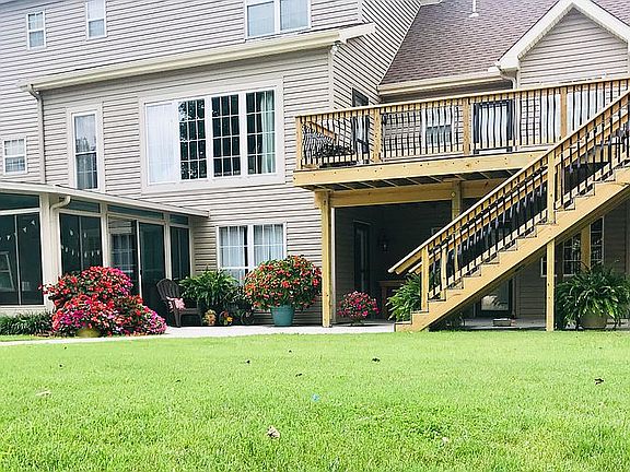 2nd image of 833 Colonial Dr