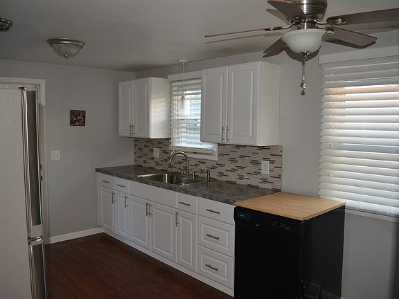 3rd image of 172 E Melcourt Dr