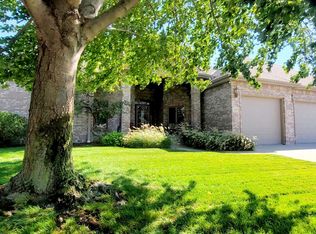 819 S Country Club Ave, York, NE 68467