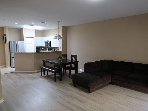 5th image of 550 Saint Tropez Lane