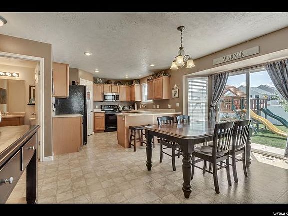 4th image of 8542 S Maul Oak Dr
