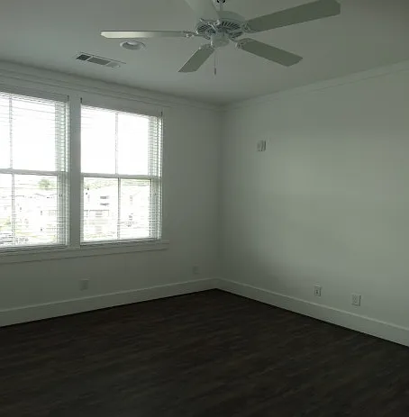 Swallowtail Flats Apartments — Photo 41