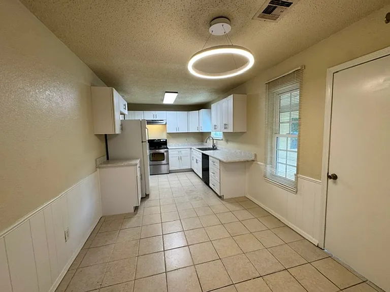 1004 Penn Ln — Photo 14
