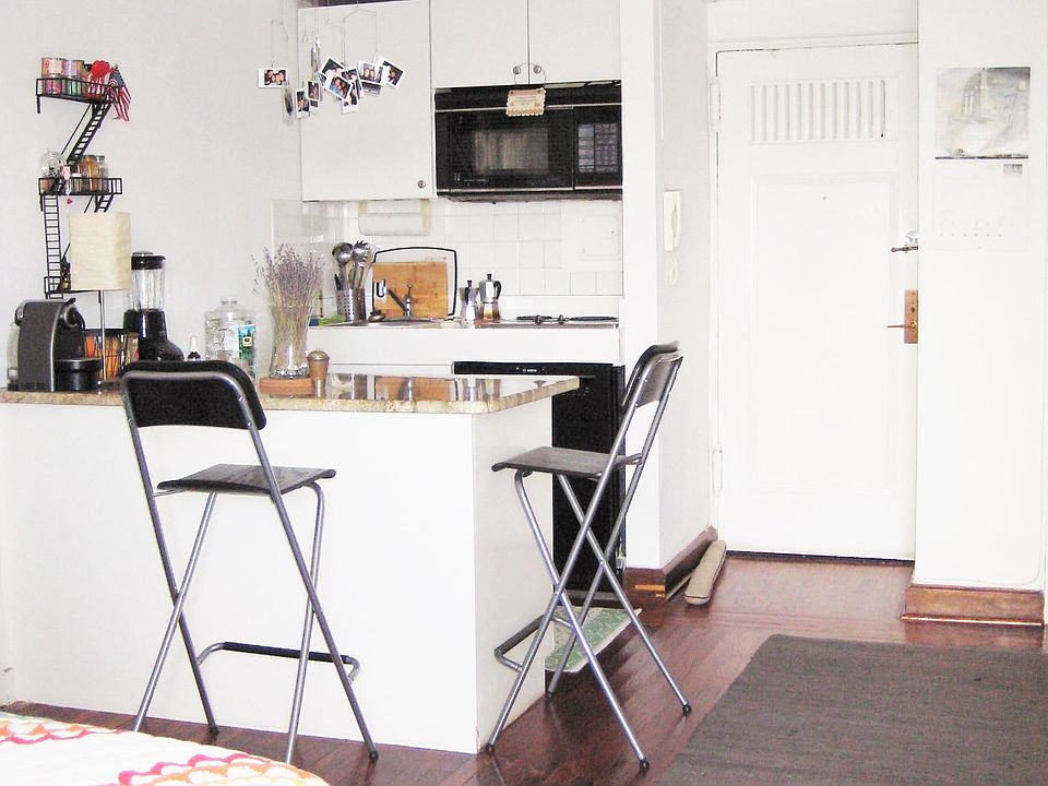 1st image of 5 Tudor City Pl APT 1528