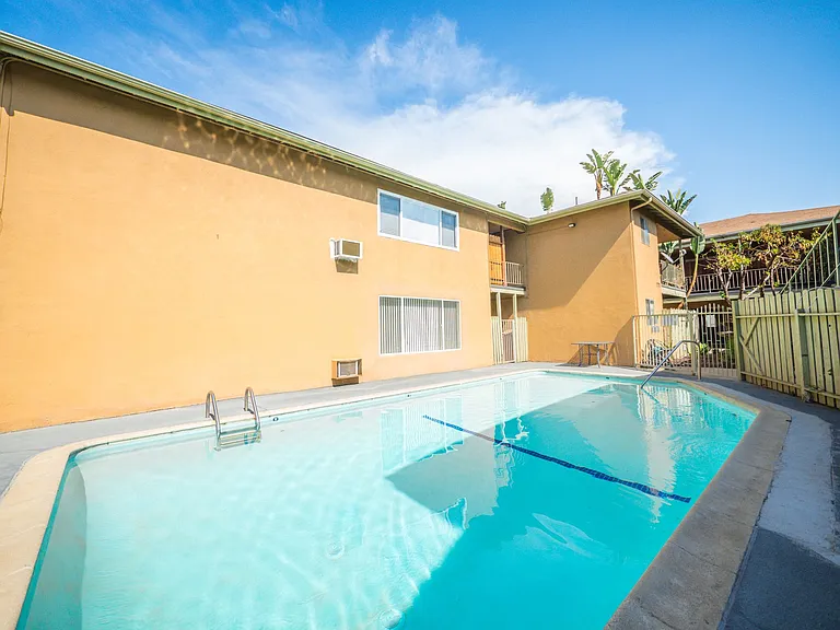 20353 Saticoy St — Photo 8