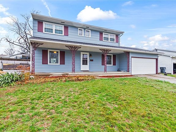 2nd image of 32 Ridge Lane Dr