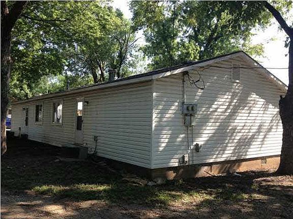 4th image of 209 E Wiley Ave #211-213-215