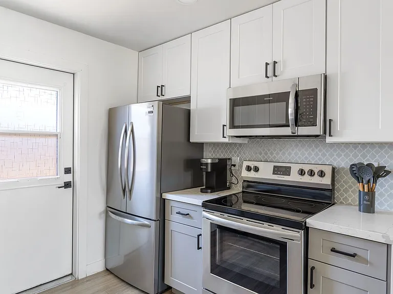 6616 E Avalon Dr — Photo 7