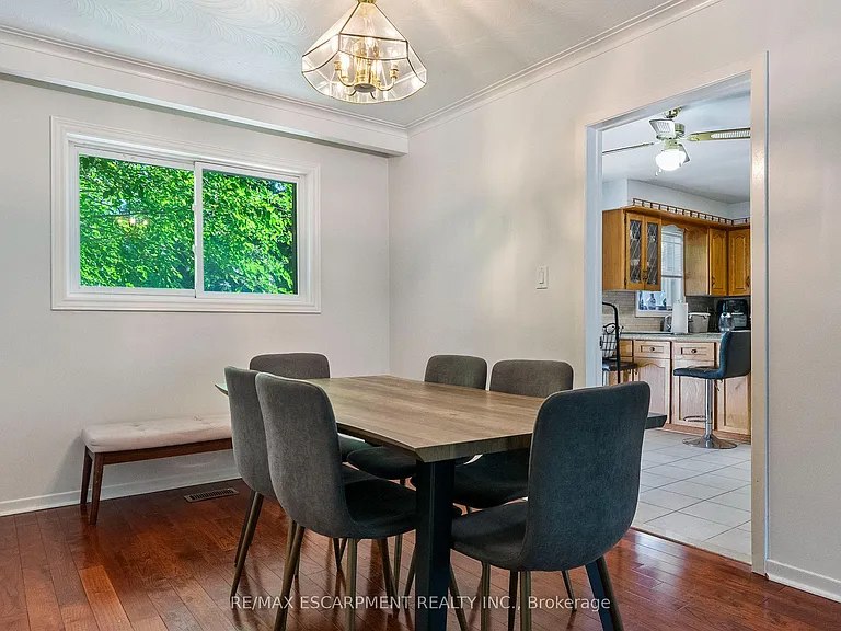 2506 Yarmouth Cres — Photo 9
