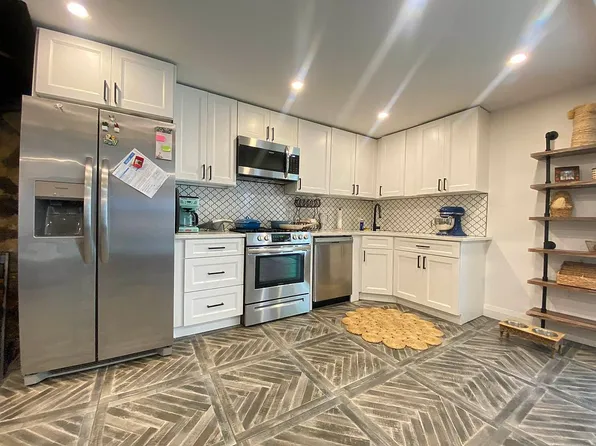 4112 20th Ave, Astoria, NY 11105