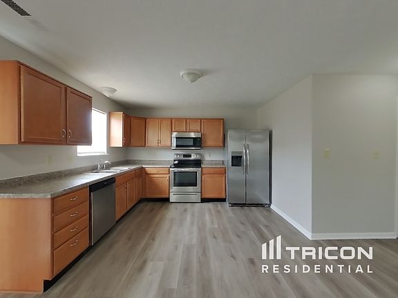 5th image of 2545 Apple Tree Ln