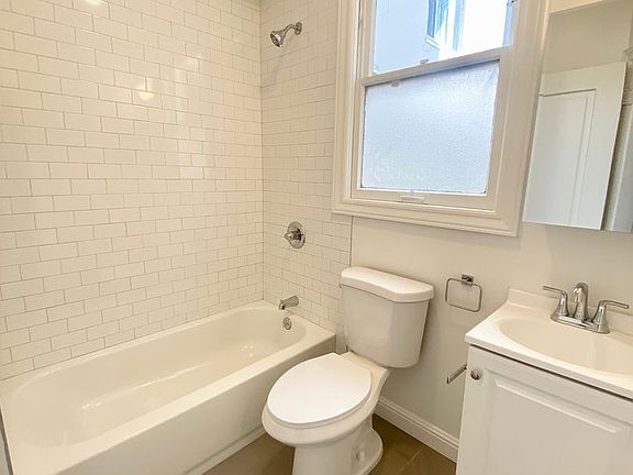 3rd image of 1111 Jones St APT 2