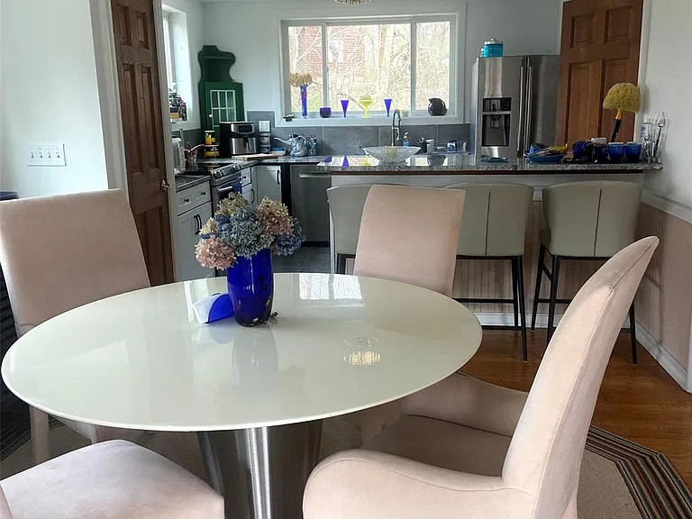 46 Patricia Ln — Photo 15