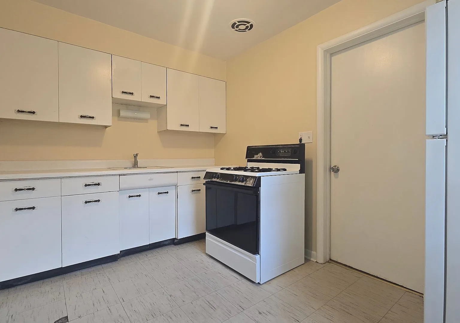 Ranch Style Apartment for rent Northwest Rockford — Photo 2