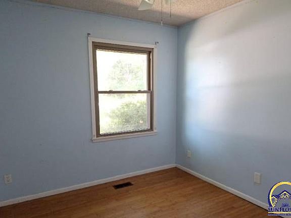 4th image of 3601 SE Granger St
