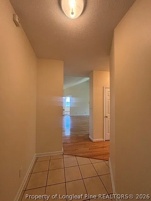 3 bed, 2.0 bath, 1418 sqft, $1,400 — Photo 3