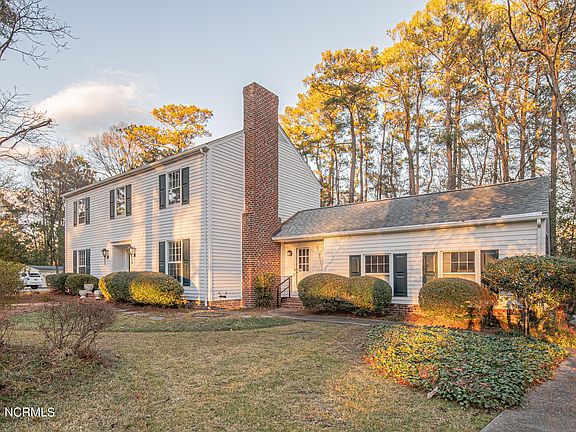 3rd image of 528 Westchester Drive