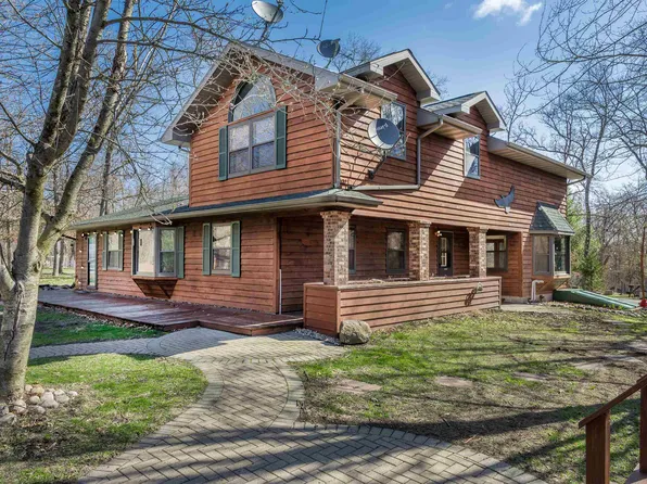 N9056 16th Ave, Neshkoro, WI 54960
