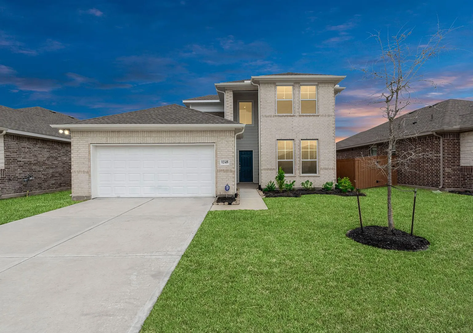 The Live Oak Where Comfort Meets Convenience with All-Inclusive Home Services — Photo 1