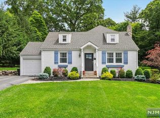 13 Hillside Ter, Montvale, NJ 07645