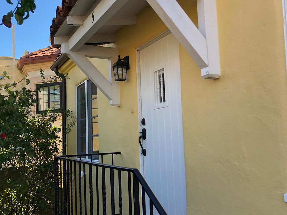 Front Entry to Unit 5