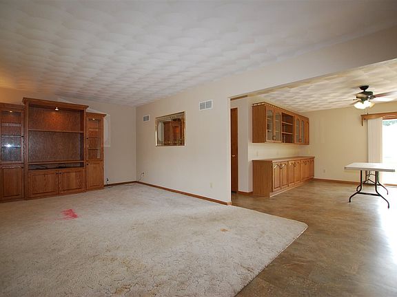 4th image of 1329 1st St SW