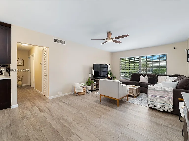 2201 NE 66th St #1323 — Photo 4