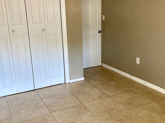 5th image of 695 E Lakeview Ave #695