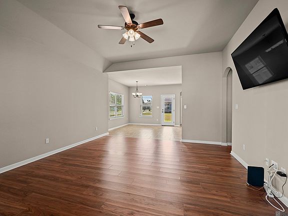 5th image of 655 Pine Hollow Dr