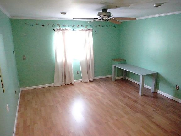 3rd image of 300 Caribou Ct