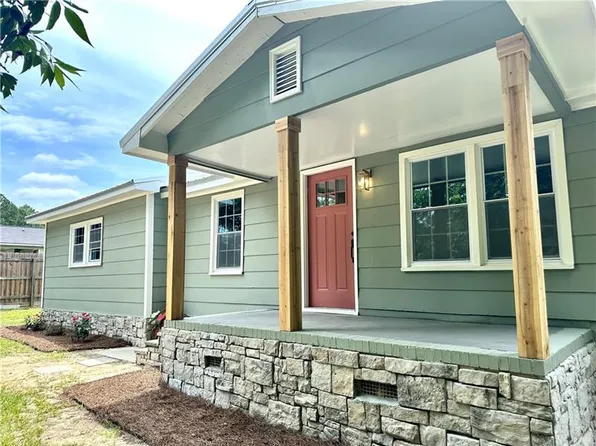 2880 Lamb Rd, Smiths Station, AL 36877