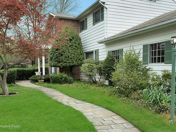 3rd image of 75 Cedar Dr