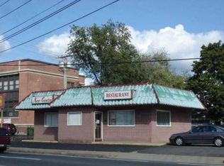 588 Warwick Ave, Warwick, RI 02888