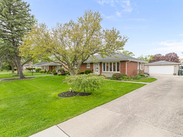 2232 Covert Rd, Glenview, IL 60025